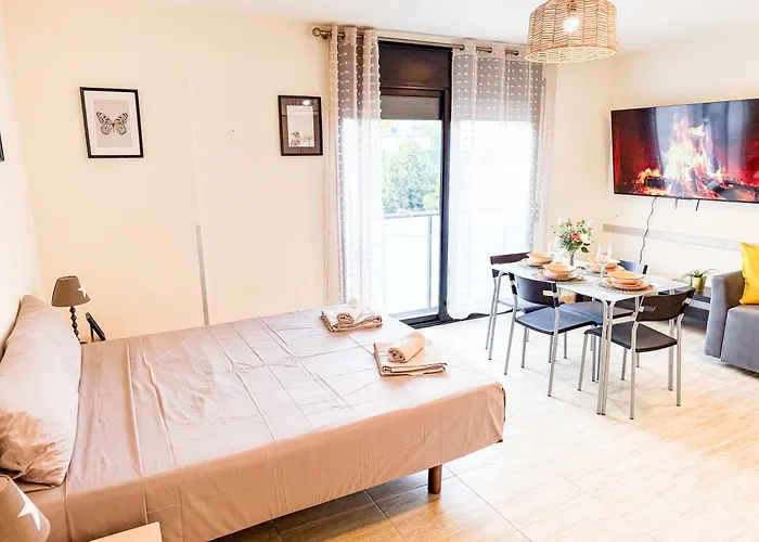 Studio Apartments شقة *